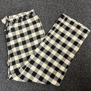Black and white flannel sleep pant